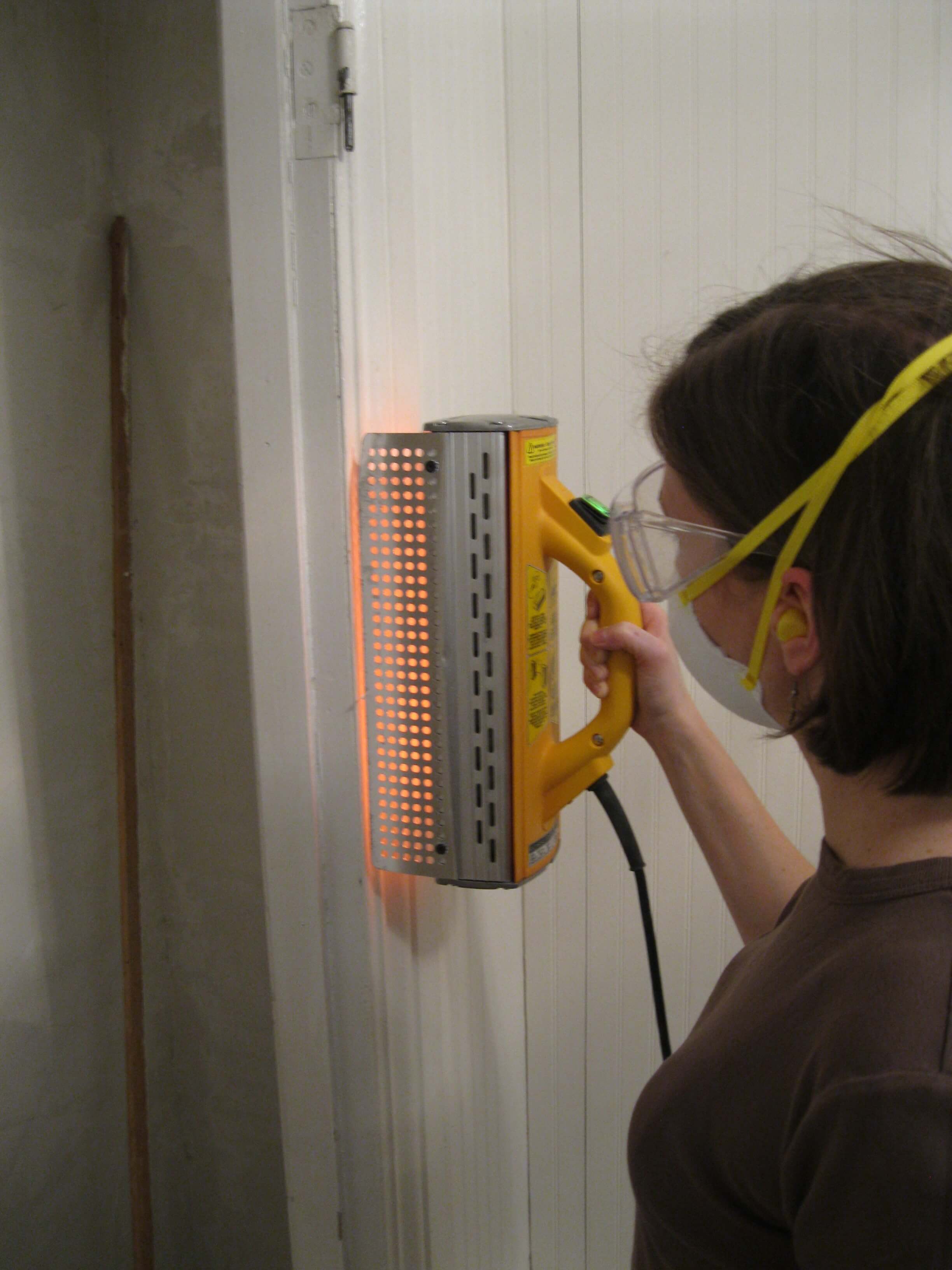Using the Infrared Heat Gun to Remove Paint